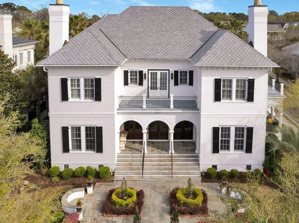 635 Island Park Dr, Daniel Island, SC 29492