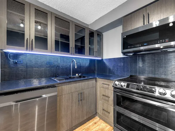 10150 117th St NW #1702, Edmonton, AB T5K 2J2