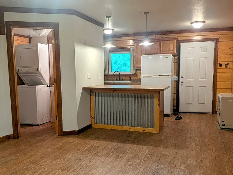 4020 Old Wood Rd — Photo 3