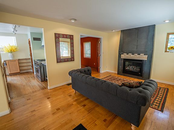 4th image of 2501 S Columbine St