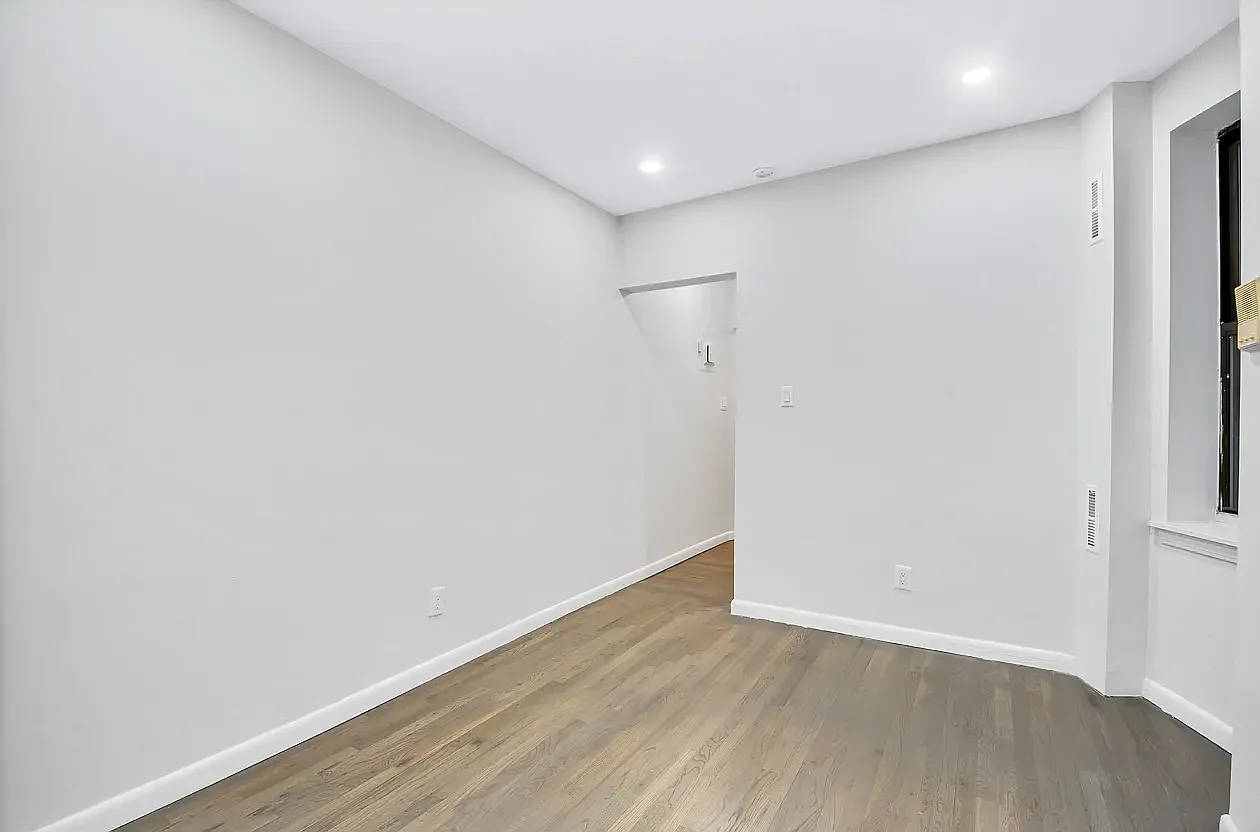 414 West 49th Street — Photo 2