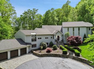 19 Twin Bridges Rd, Garrison, NY 10524