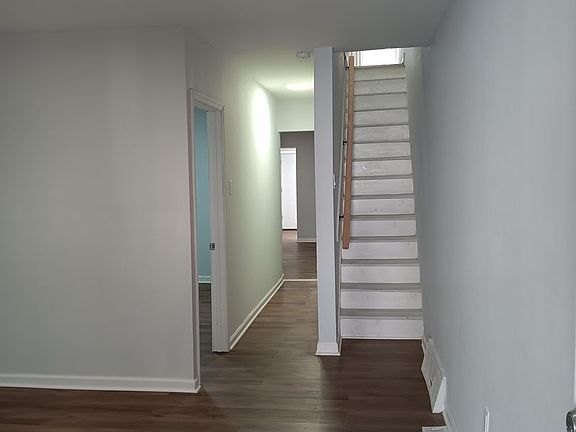 3rd image of 1012 Potter St