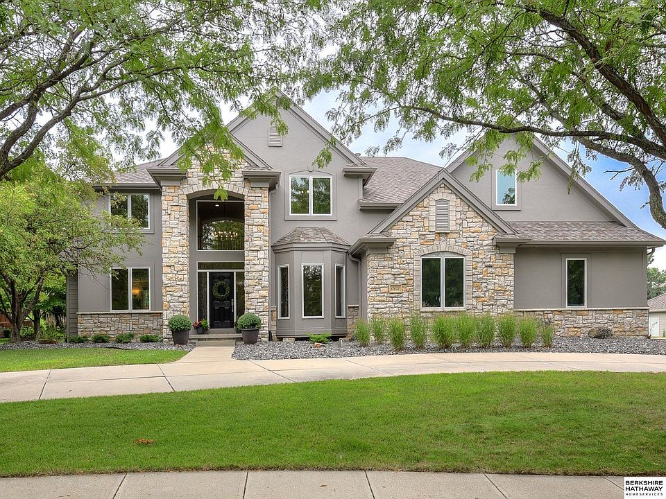 1st image of 17657 Baywood Dr