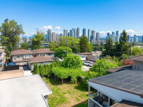4137 Dominion St, Burnaby, BC V5G 1C5