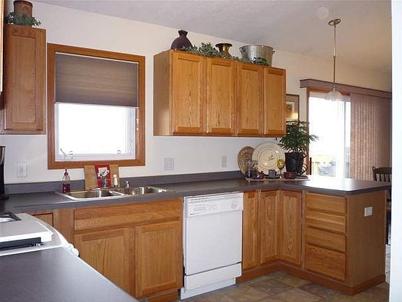 2nd image of 13 N Wyler Dr