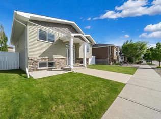 181 W Somerside Rd SE, Medicine Hat, AB T1B0N5