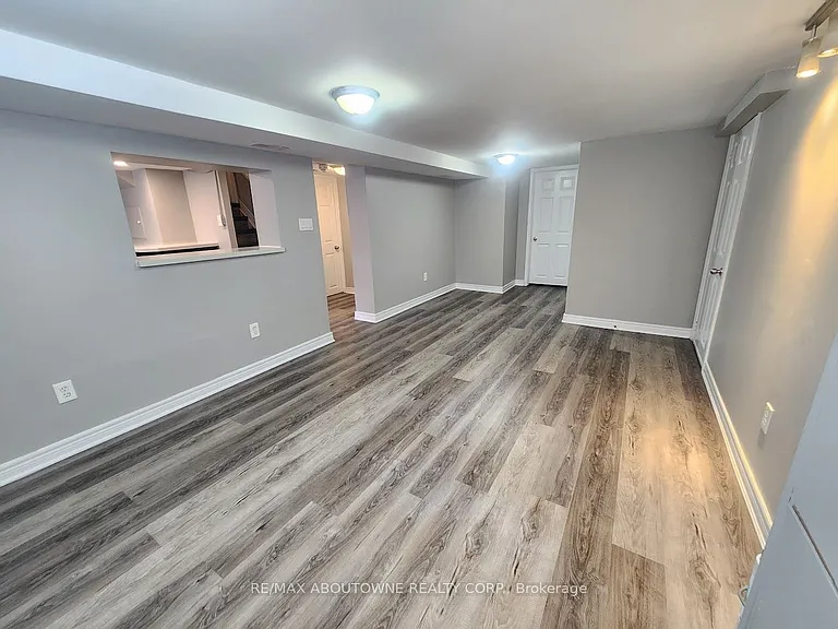 26 Grandfield St #LOWER — Photo 11