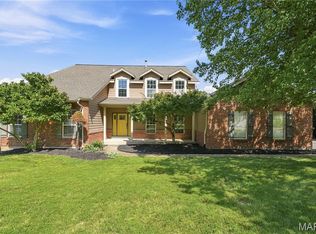 542 Eagles Nest Ct, Ballwin, MO 63011