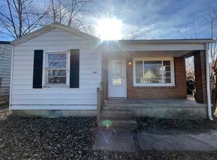 2010 W Scott St, Springfield, MO 65802