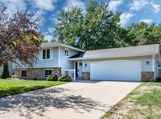 1028 Merrifield St, Shakopee, MN 55379