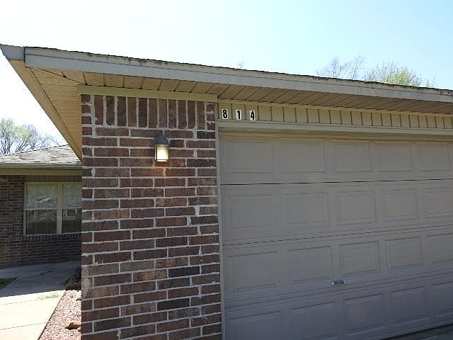 1st image of 814 Greenfield St