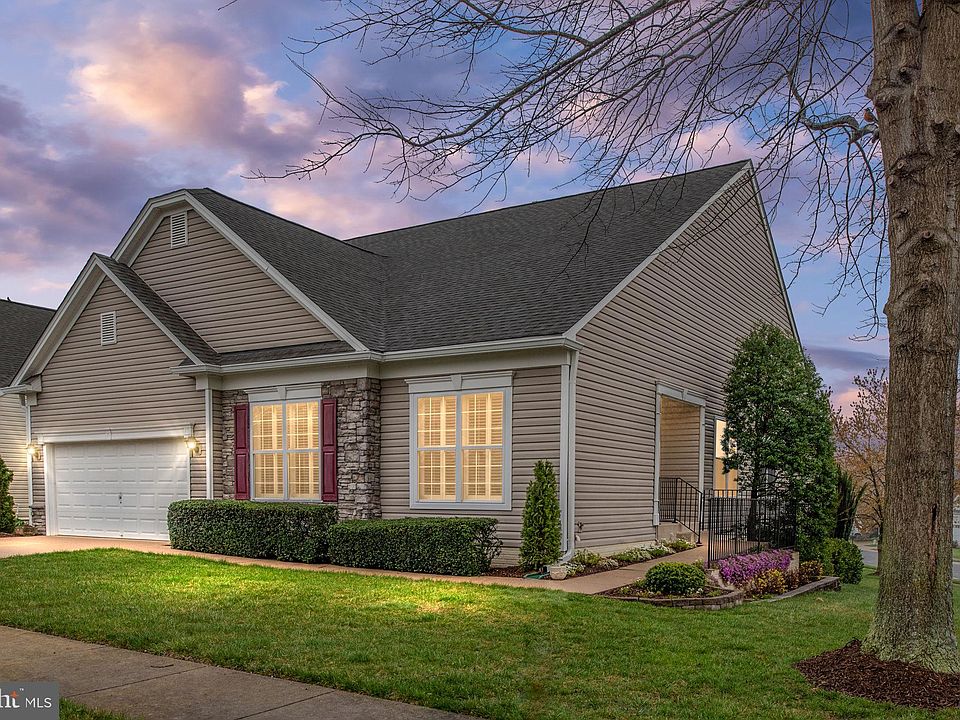 1st image of 2 Linden Dr