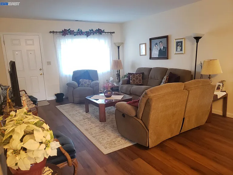 747 Arthur Ave — Photo 10