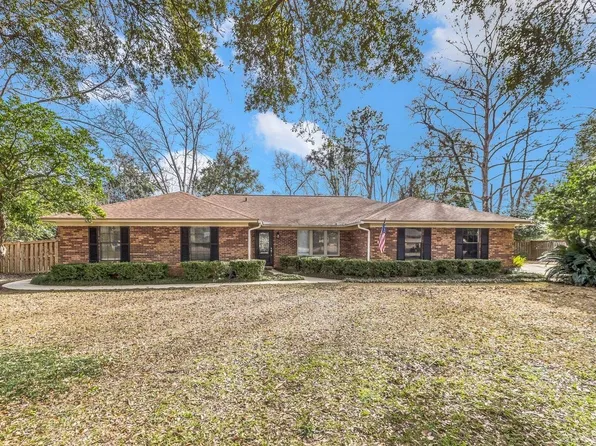 2304 Tour Eiffel Dr, Tallahassee, FL 32308