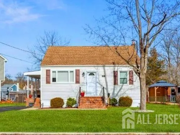 21 Bruning Ln, Spotswood, NJ 08884