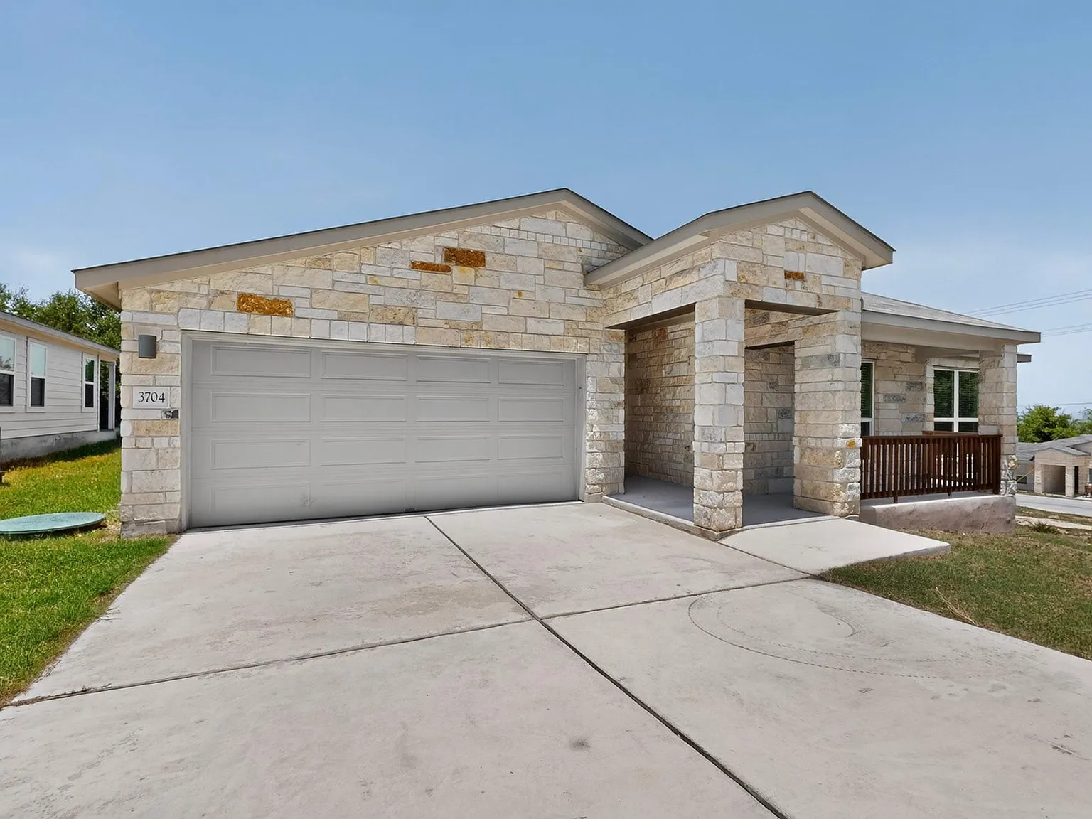 3 bed, 2.0 bath, 1813 sqft, $2,295 — Photo 4