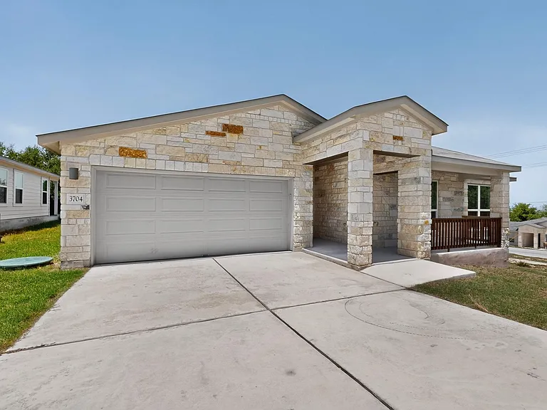 3704 Allegiance Ave — Photo 4