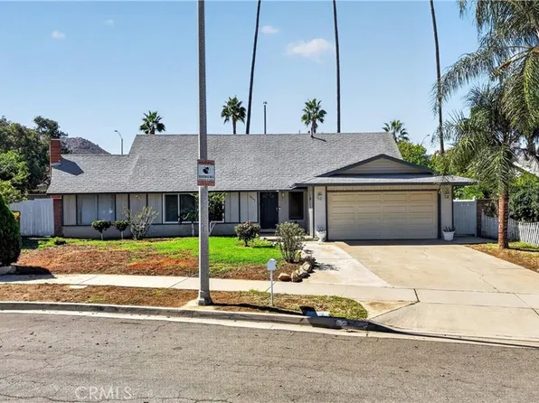 2942 Summerfield Ln, Riverside, CA 92503