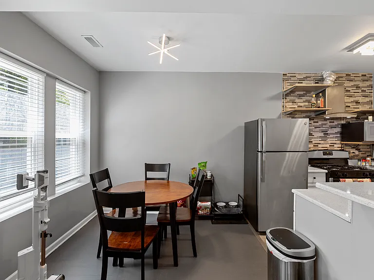 4423 N Lawndale Ave #1A — Photo 5