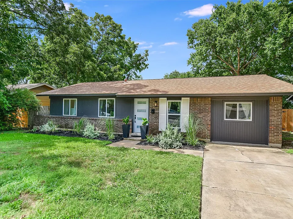 805 Eberhart Ln