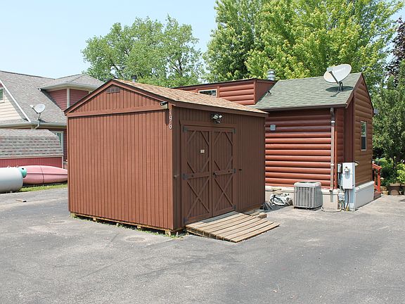 2nd image of 196 Fossil Cove Ln