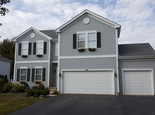 548 Stoffa Ave, Elburn, IL 60119