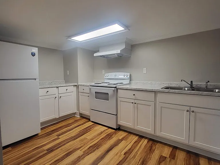 44-52 Webster St #3 — Photo 10