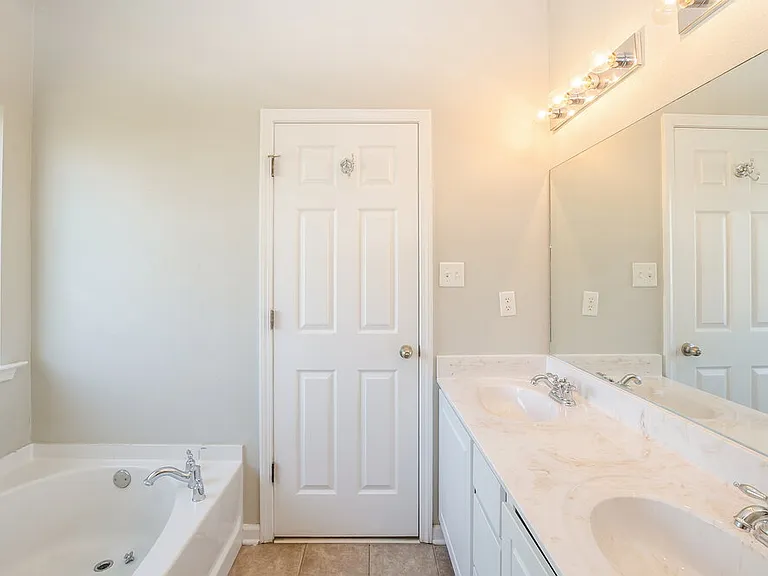 9934 White Poplar Dr — Photo 10