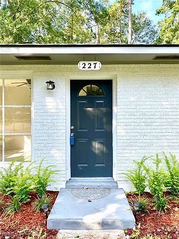 3 bed, 1.0 bath, 1000 sqft, $1,625 — Photo 2