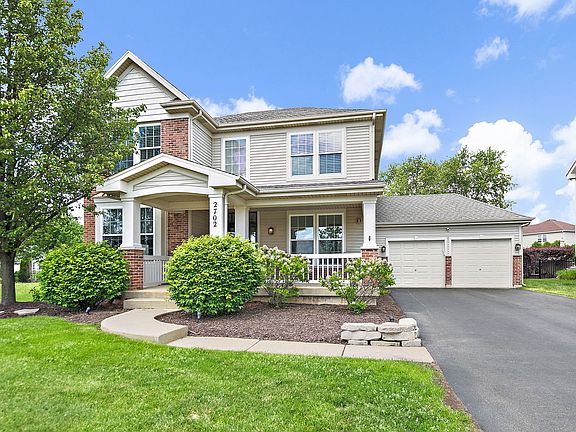 2nd image of 2702 Oak Dr