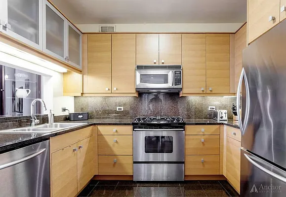 Rented by Anchor Associates | media 28