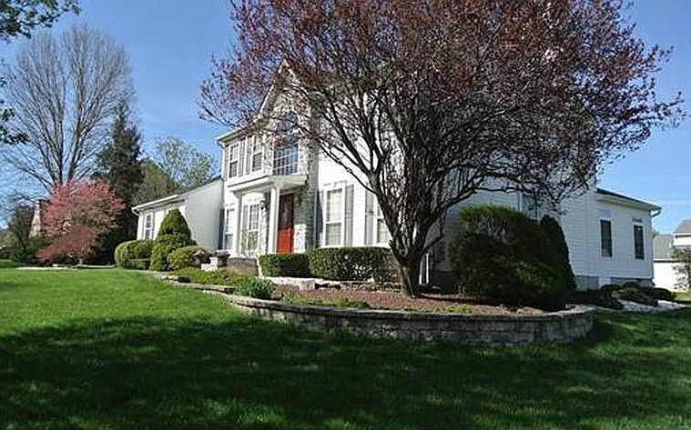 2nd image of 34 Waverly Pl