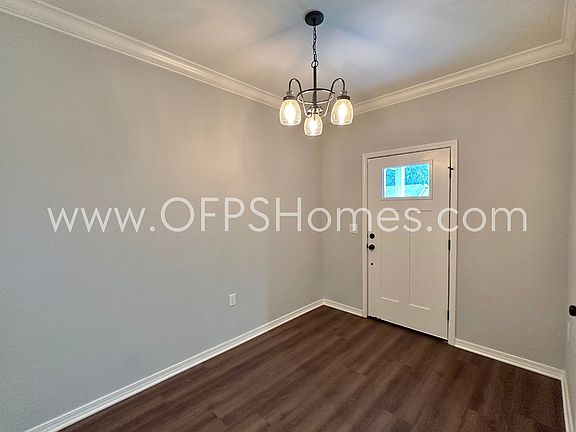 4th image of 1580 Hickory St