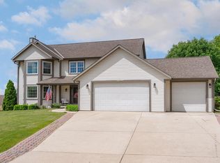 W127S9657 Scott Krause Dr, Muskego, WI