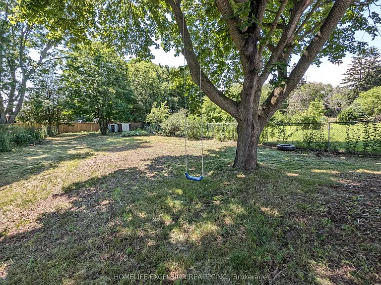 1478 Simcoe St N — Photo 35