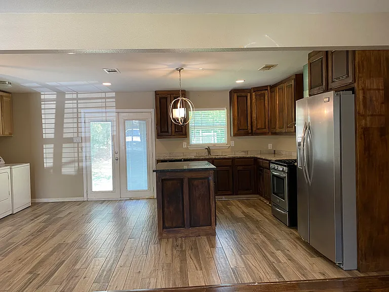 3604 Gene Ln — Photo 5