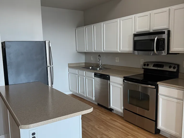 640 S 50th St #1230 — Photo 5