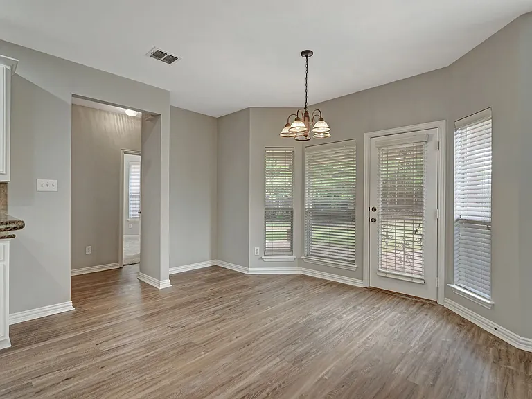 210 Red Bluff Dr — Photo 15