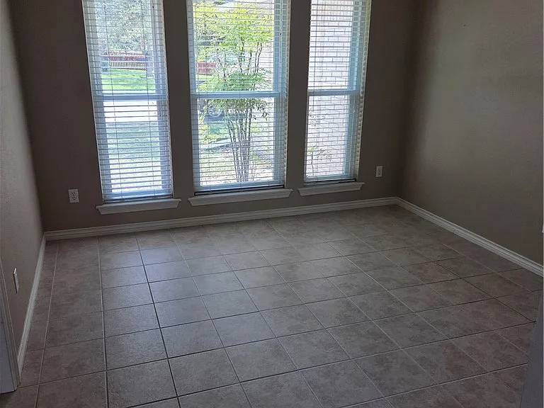 5901 Sheffield Terrace Ln — Photo 2
