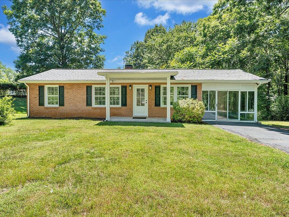 1st image of 4883 Edwardsville Rd