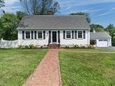 11 Longview Dr, Dartmouth, MA, 02747