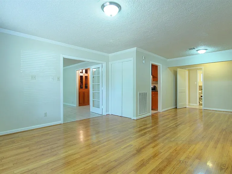 1322 Curtin St — Photo 10
