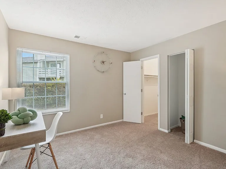 Pier 39 Apartments & Townhomes — Photo 50