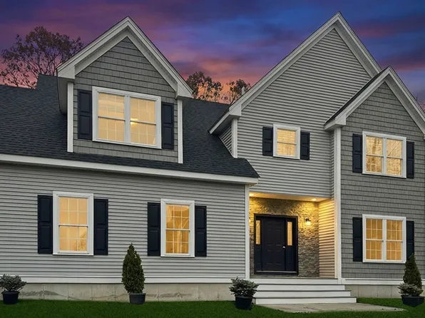 27 Coleman Ave, Attleboro, MA 02703