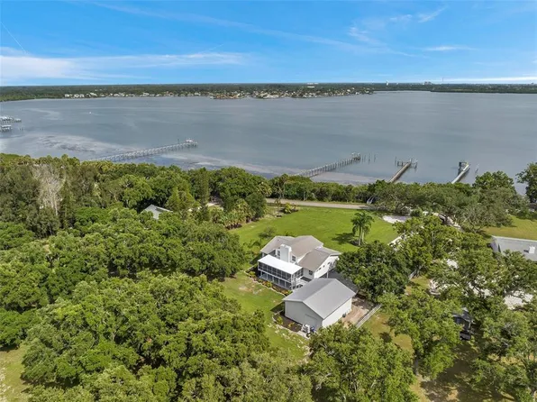 722 Bayshore Dr, Terra Ceia, FL 34250