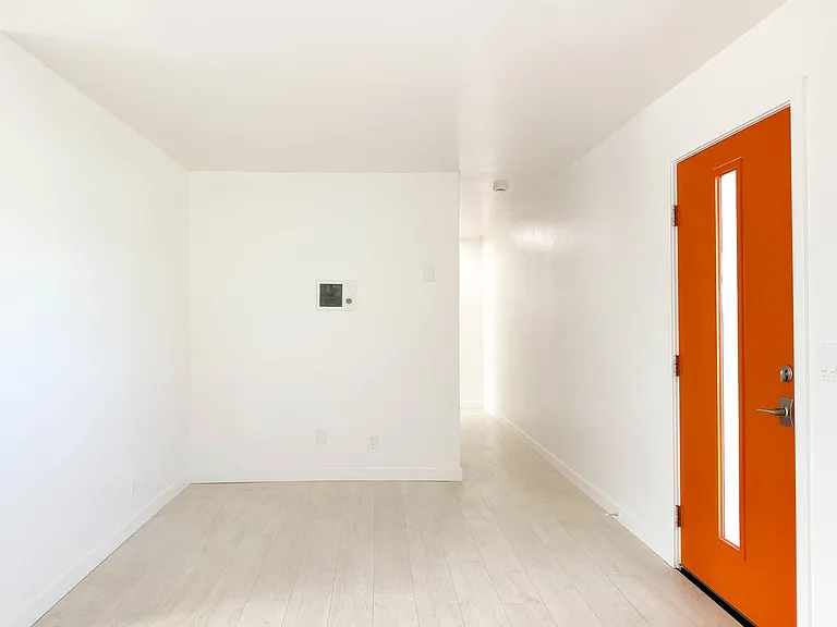 4639 Bancroft St — Photo 9