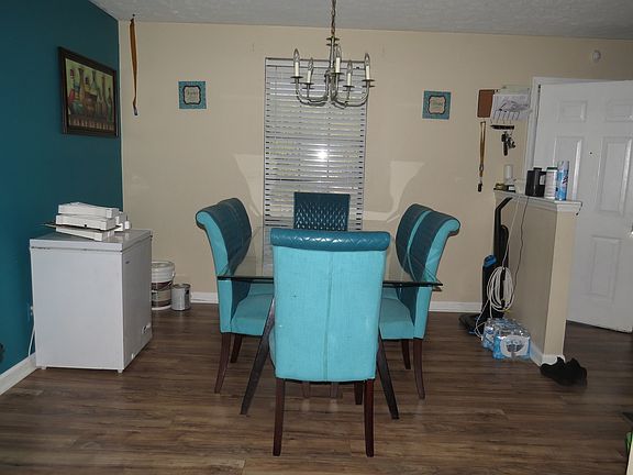 3rd image of 3205 Woodstock Dr