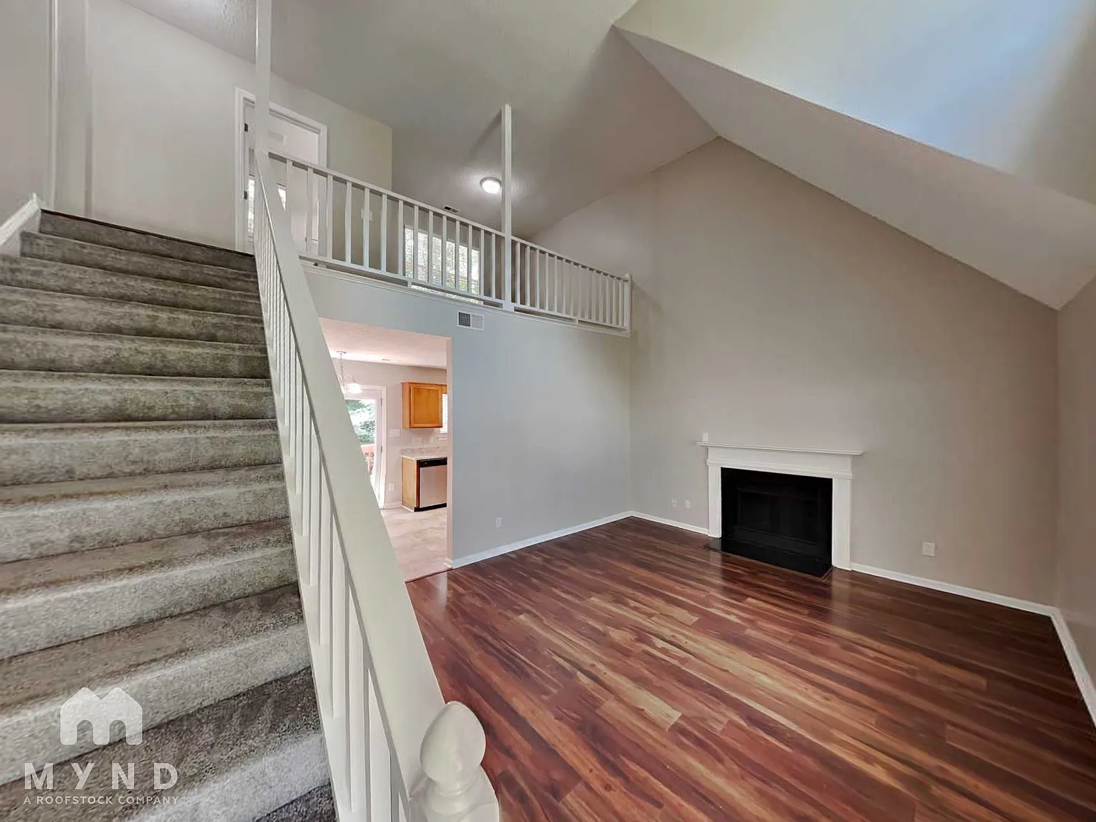 3 bed, 2.0 bath, 1321 sqft, $1,799 — Photo 3