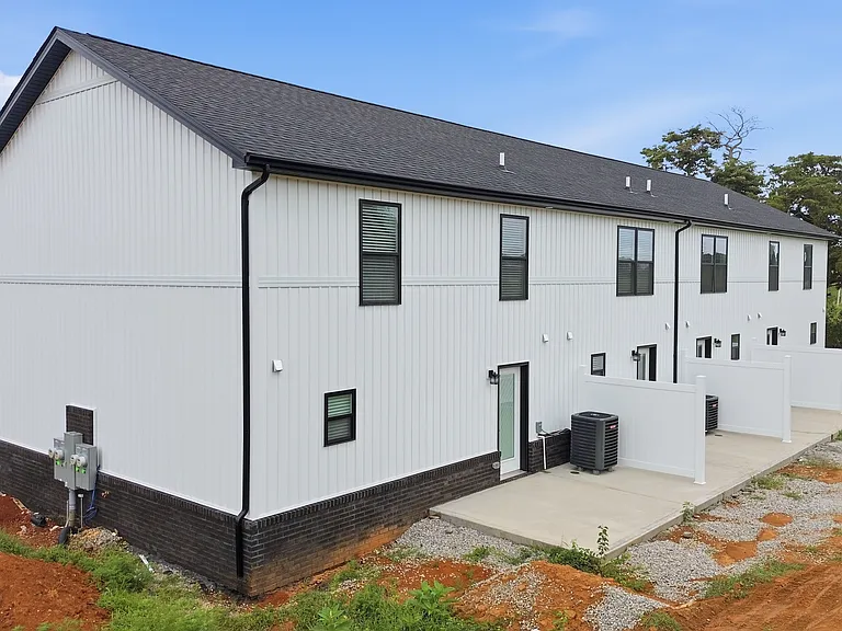 250 Meadow Dr #2 — Photo 28